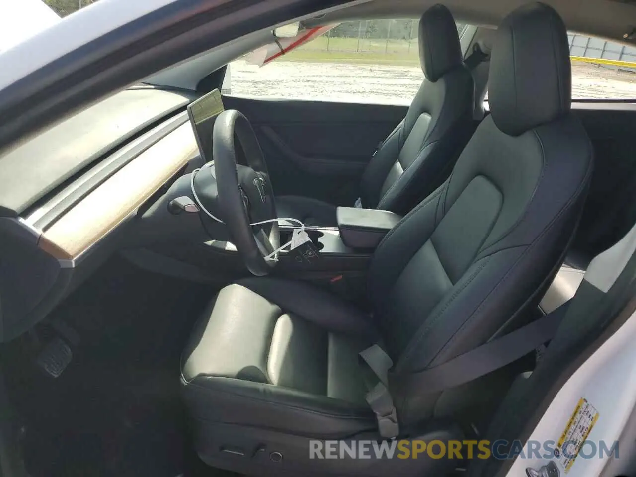 7 Photograph of a damaged car 5YJYGDEE8MF142033 TESLA MODEL Y 2021