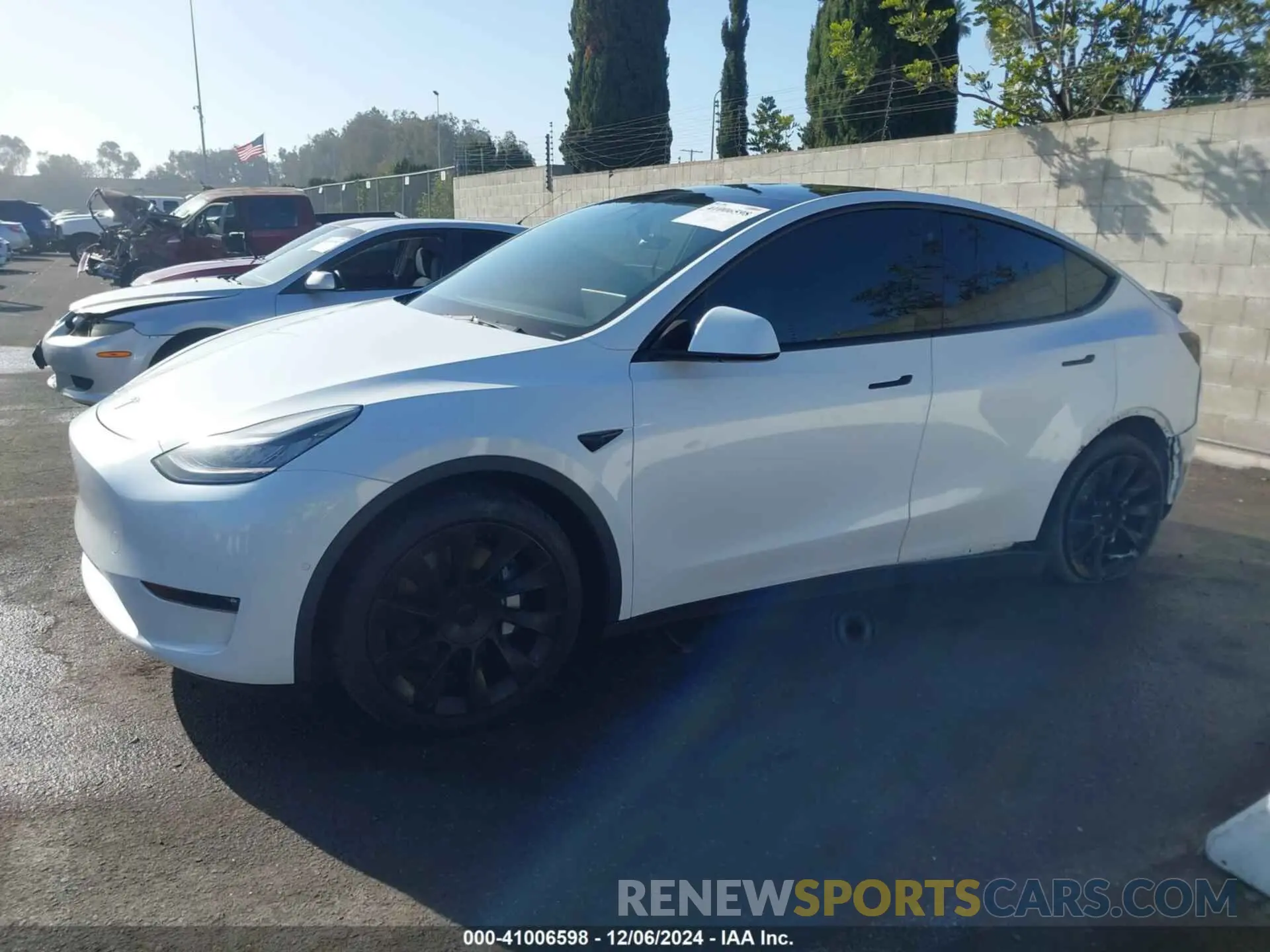 14 Photograph of a damaged car 5YJYGDEE8MF152710 TESLA MODEL Y 2021