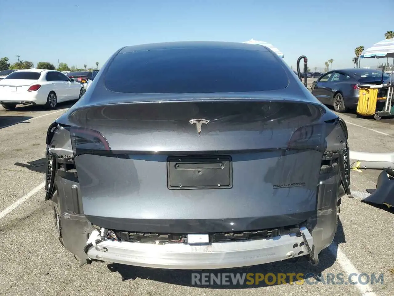 6 Photograph of a damaged car 5YJYGDEE8MF206555 TESLA MODEL Y 2021