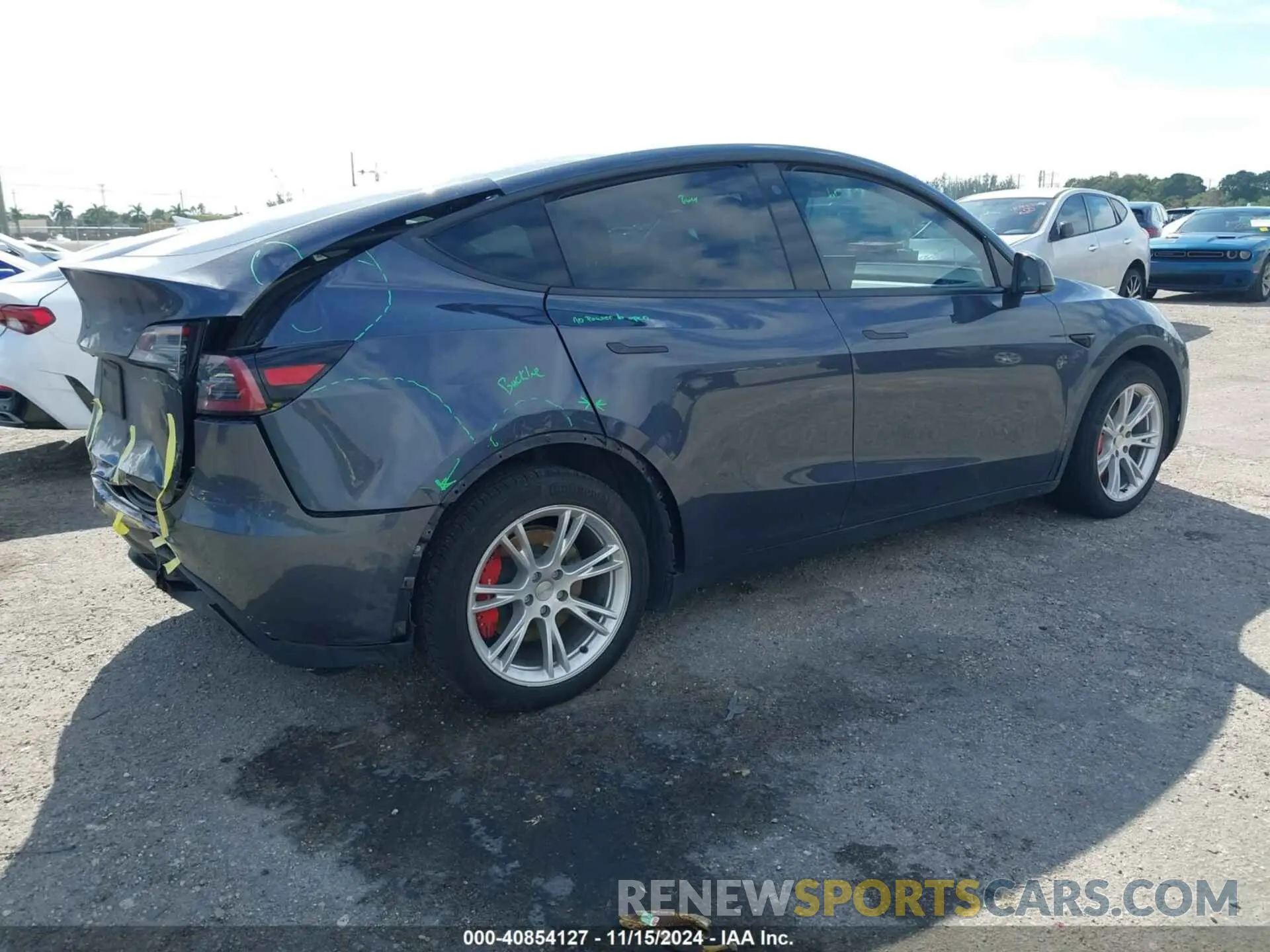 4 Фотография поврежденного автомобиля 5YJYGDEE8MF262768 TESLA MODEL Y 2021