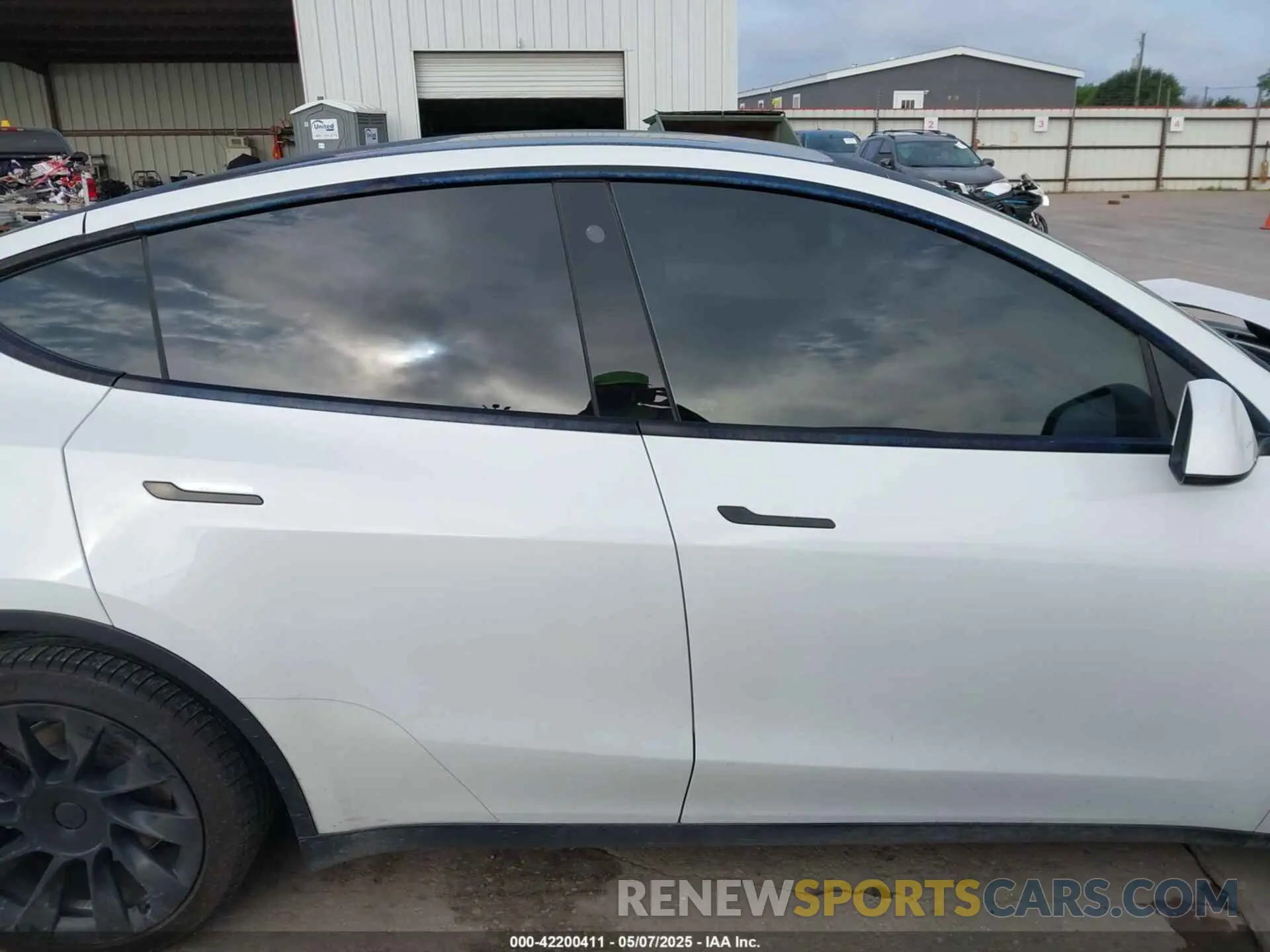 13 Фотография поврежденного автомобиля 5YJYGDEE8MF266075 TESLA MODEL Y 2021