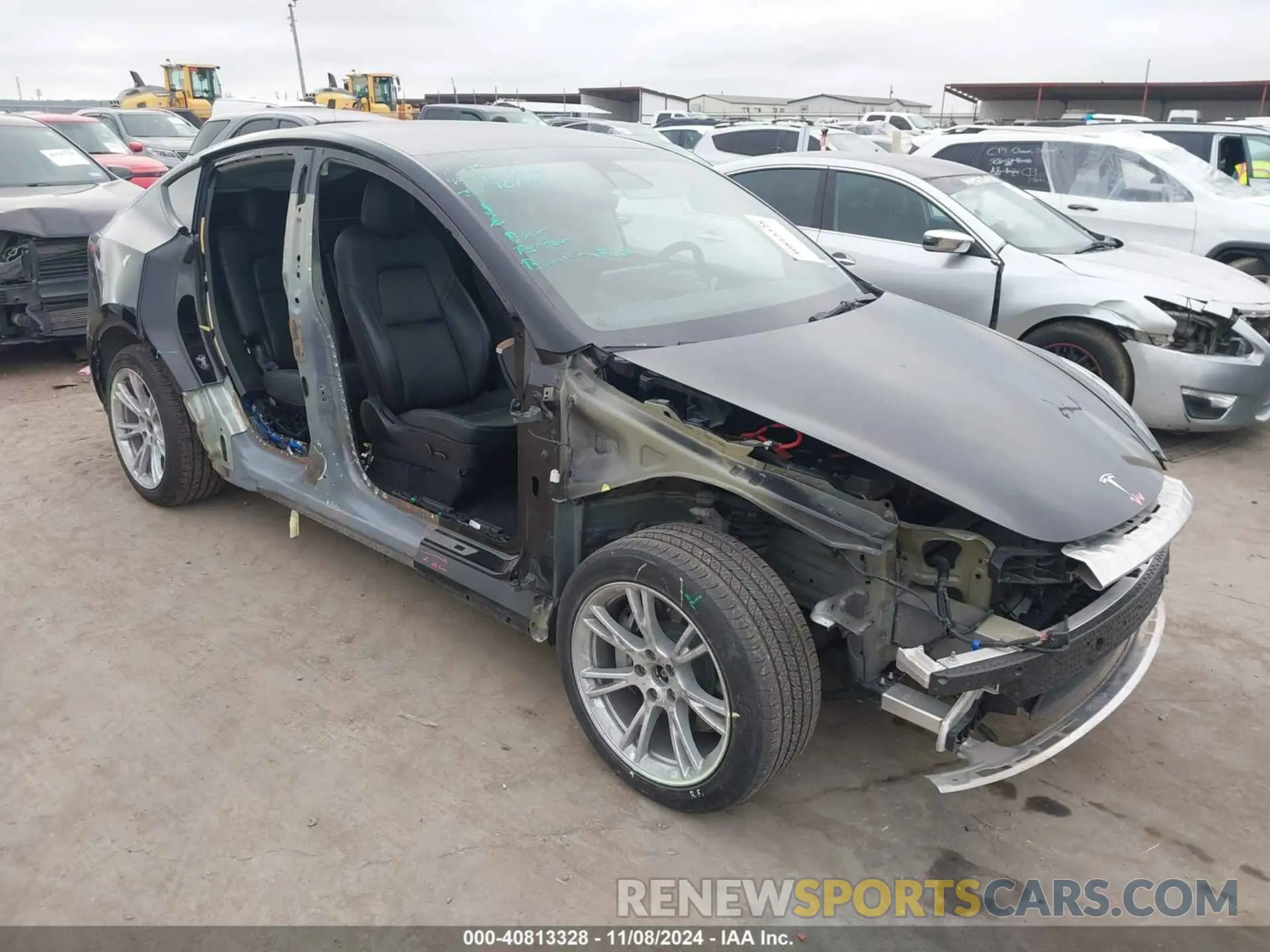 1 Photograph of a damaged car 5YJYGDEE8MF281224 TESLA MODEL Y 2021