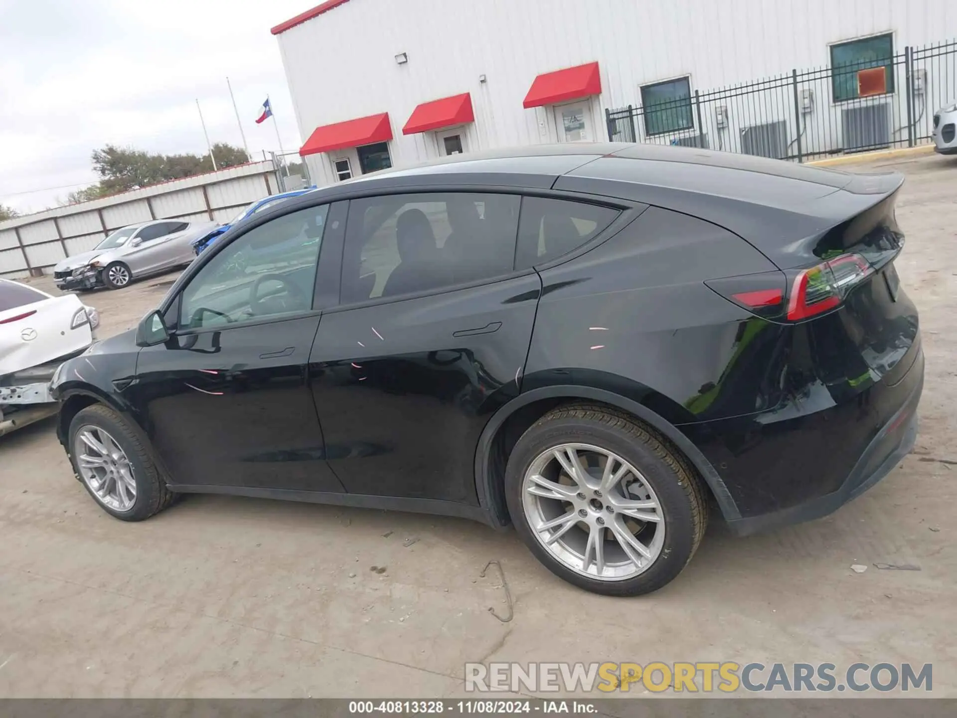 14 Photograph of a damaged car 5YJYGDEE8MF281224 TESLA MODEL Y 2021