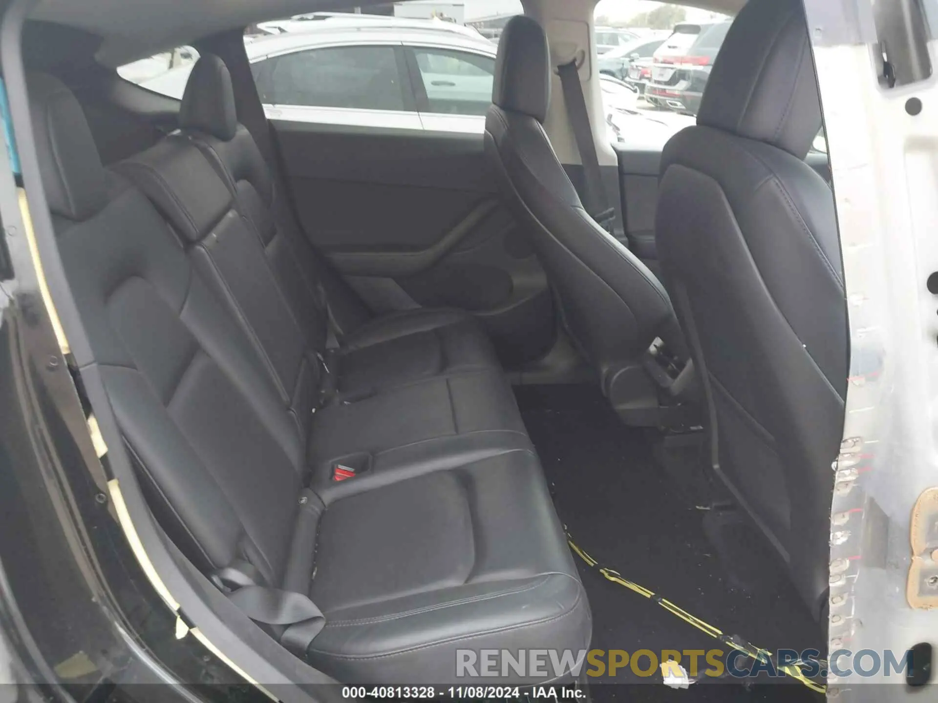 8 Photograph of a damaged car 5YJYGDEE8MF281224 TESLA MODEL Y 2021