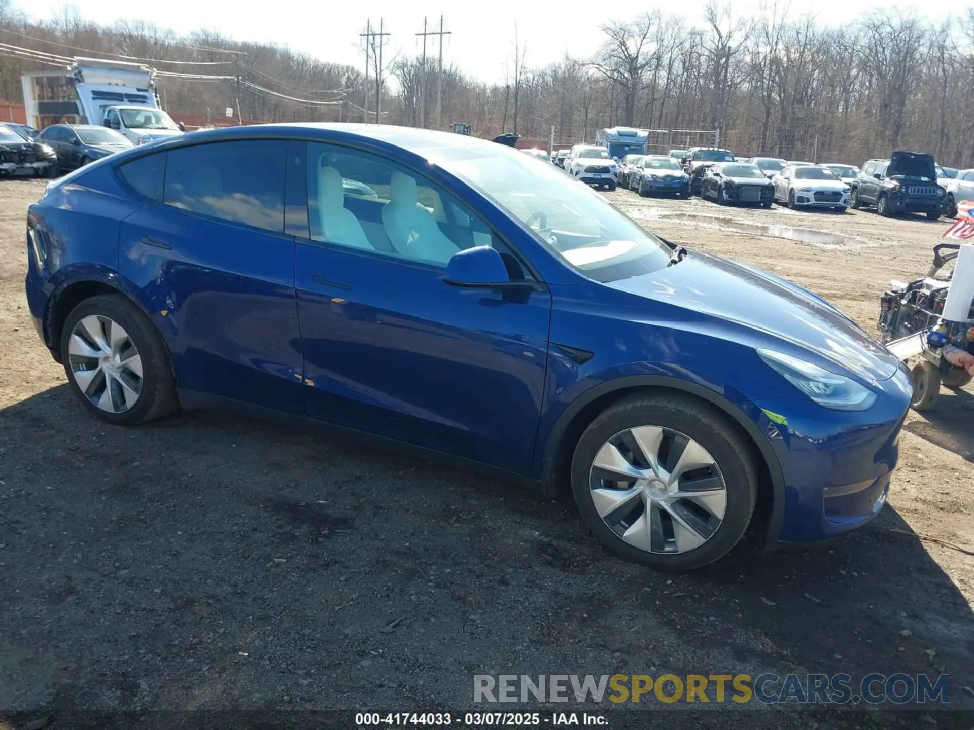 1 Photograph of a damaged car 5YJYGDEE8MF293230 TESLA MODEL Y 2021