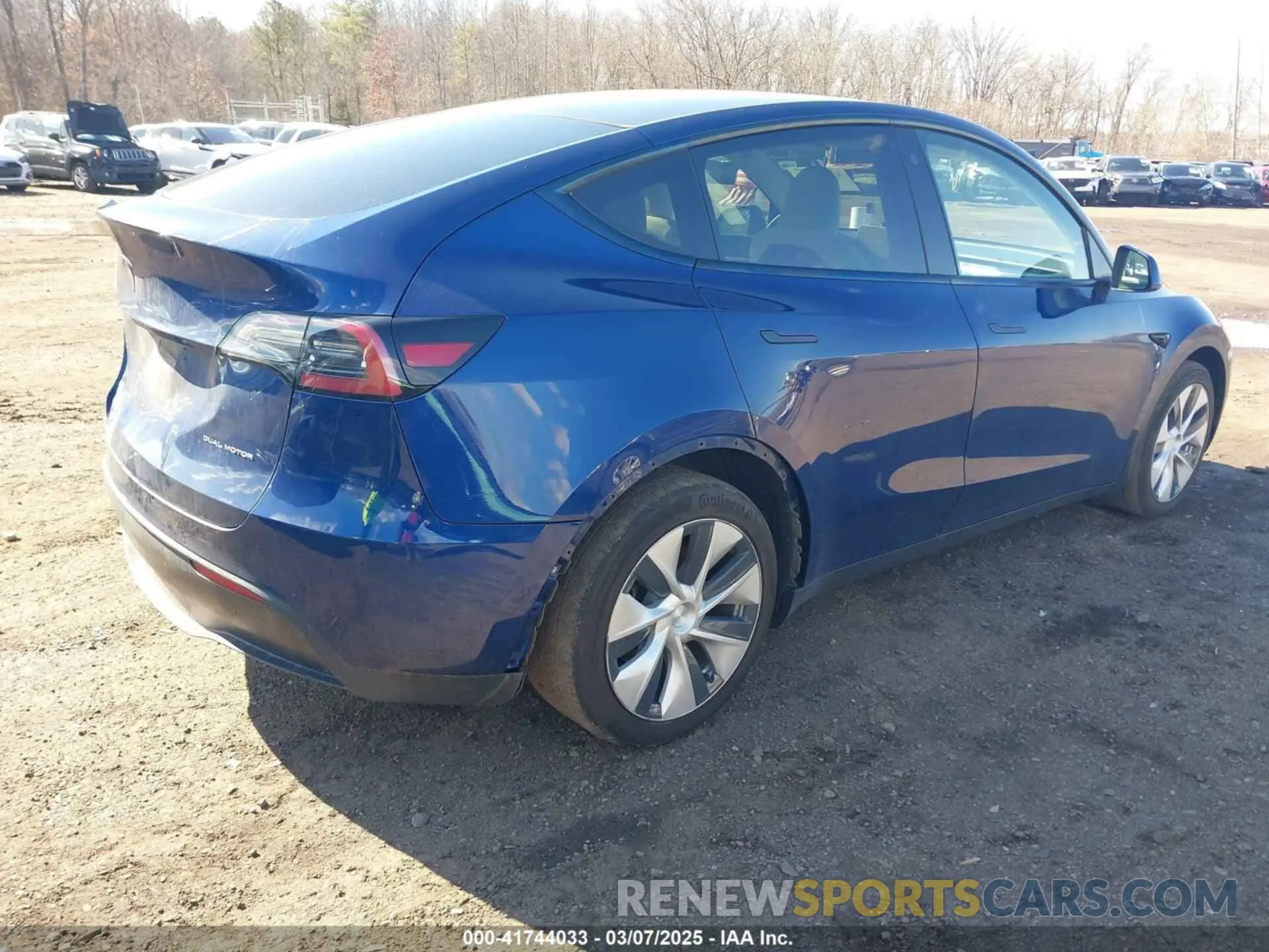 4 Photograph of a damaged car 5YJYGDEE8MF293230 TESLA MODEL Y 2021