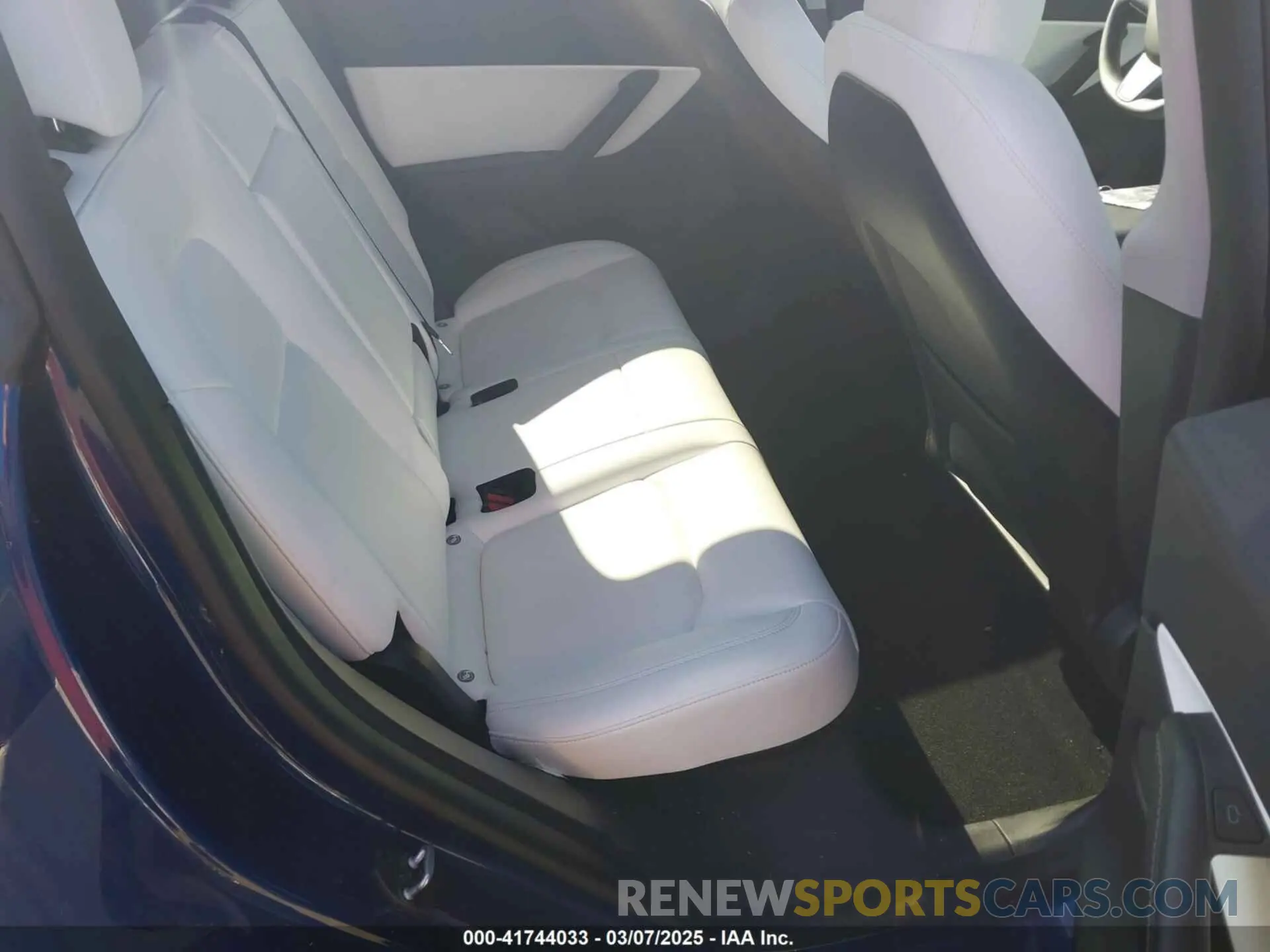 8 Photograph of a damaged car 5YJYGDEE8MF293230 TESLA MODEL Y 2021