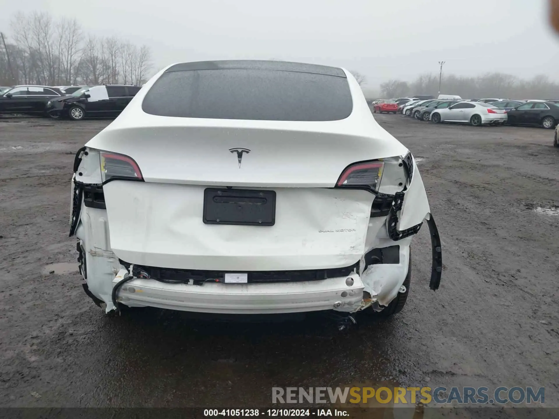16 Photograph of a damaged car 5YJYGDEE8MF300242 TESLA MODEL Y 2021