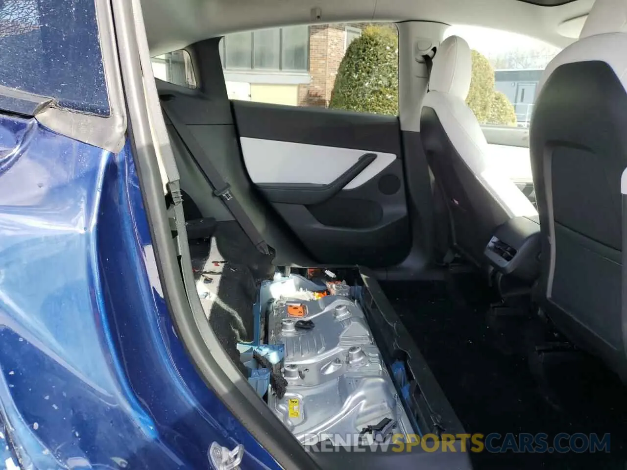 10 Photograph of a damaged car 5YJYGDEE8MF304890 TESLA MODEL Y 2021