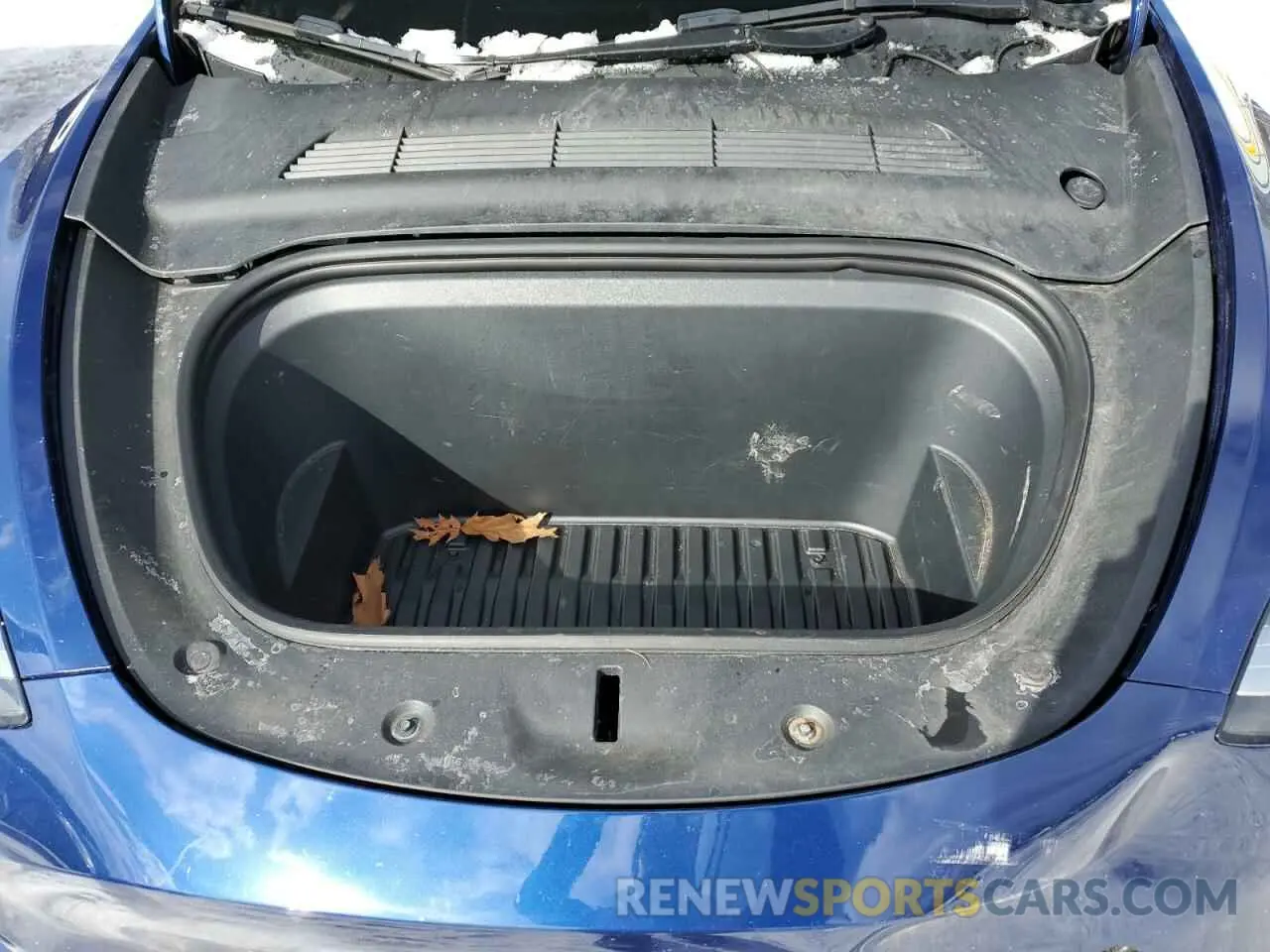 11 Photograph of a damaged car 5YJYGDEE8MF304890 TESLA MODEL Y 2021