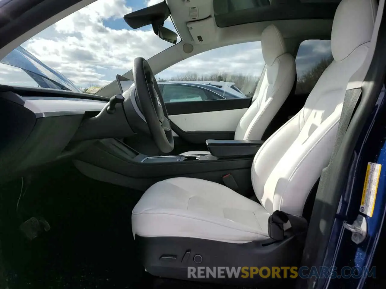 7 Photograph of a damaged car 5YJYGDEE8MF304890 TESLA MODEL Y 2021