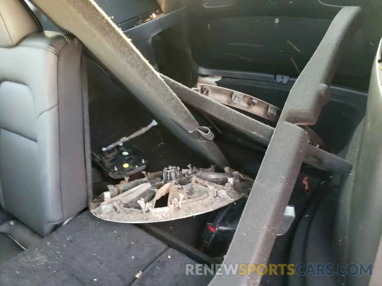12 Photograph of a damaged car 5YJYGDEE9MF065656 TESLA MODEL Y 2021