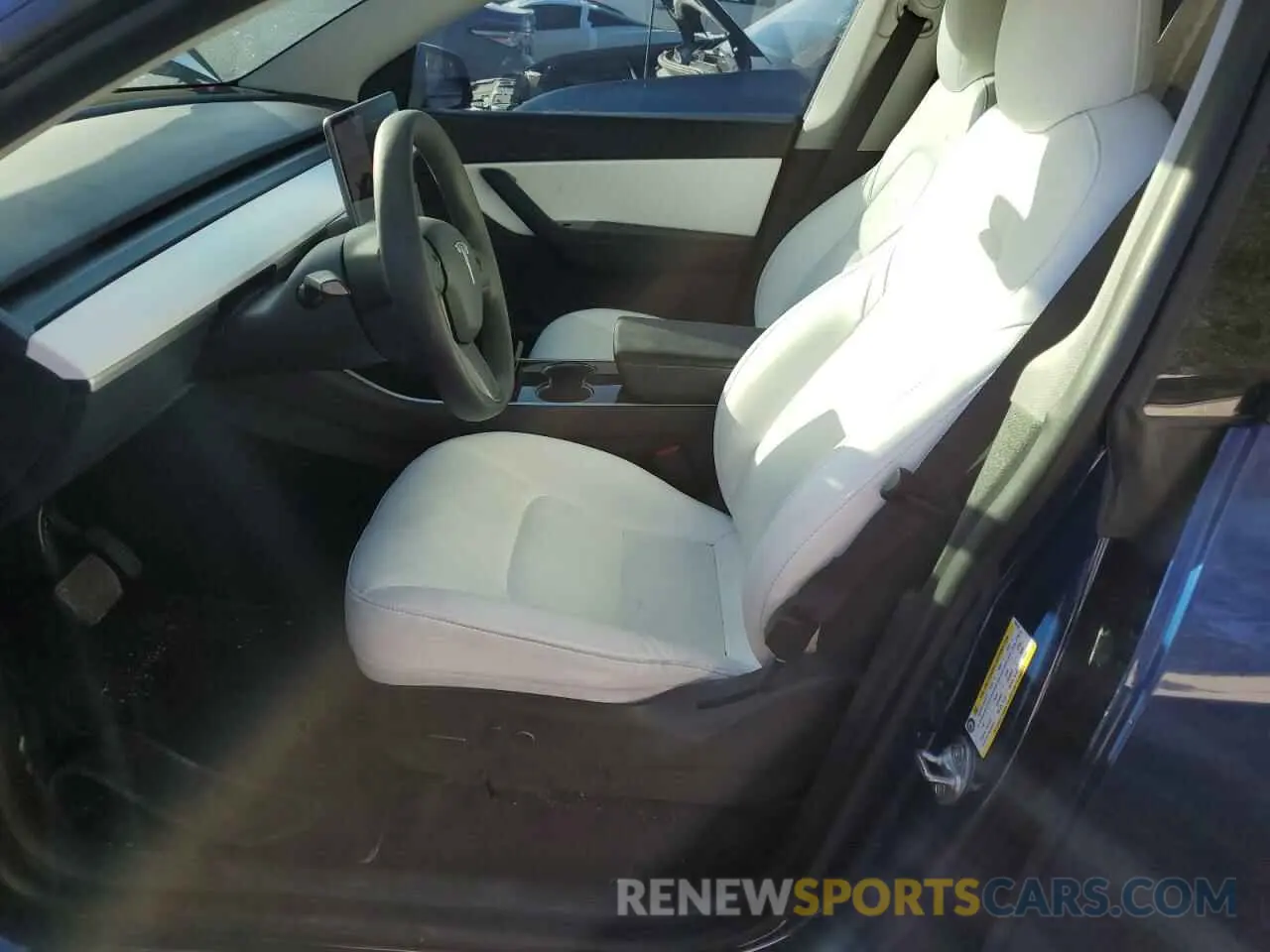 7 Photograph of a damaged car 5YJYGDEE9MF066239 TESLA MODEL Y 2021