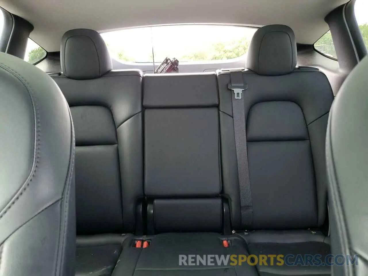 10 Photograph of a damaged car 5YJYGDEE9MF067651 TESLA MODEL Y 2021
