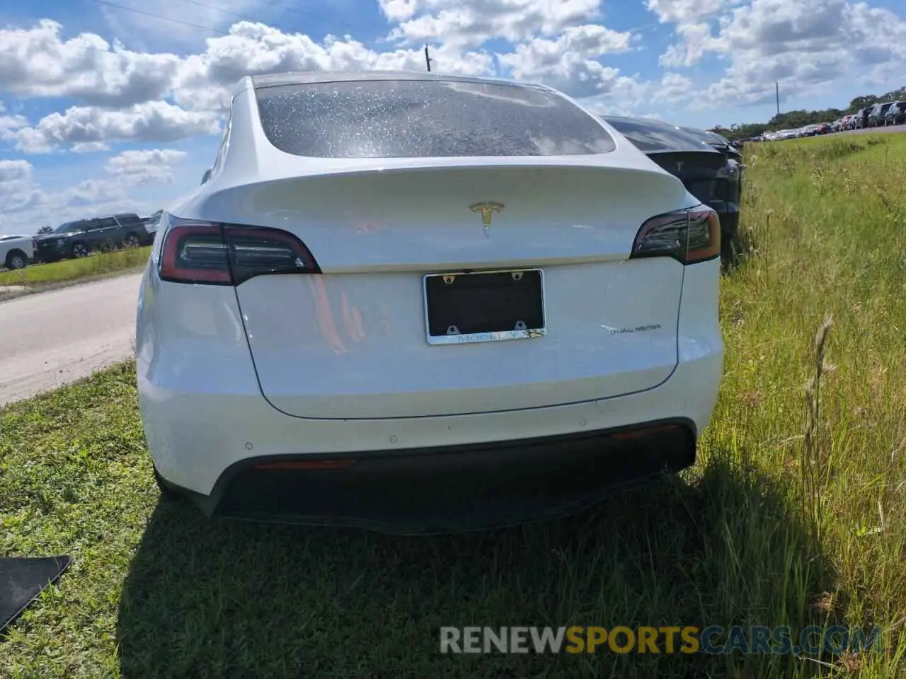 6 Photograph of a damaged car 5YJYGDEE9MF074647 TESLA MODEL Y 2021