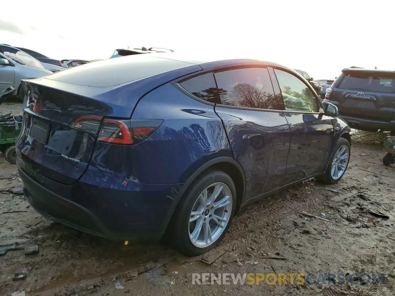 3 Photograph of a damaged car 5YJYGDEE9MF114192 TESLA MODEL Y 2021