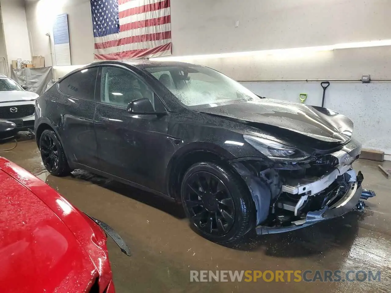4 Photograph of a damaged car 5YJYGDEE9MF123815 TESLA MODEL Y 2021