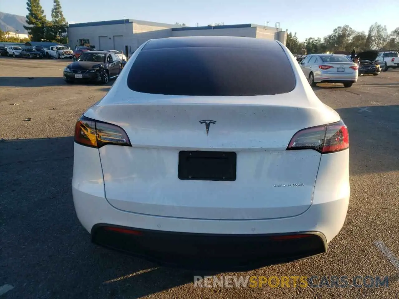 6 Photograph of a damaged car 5YJYGDEE9MF161559 TESLA MODEL Y 2021