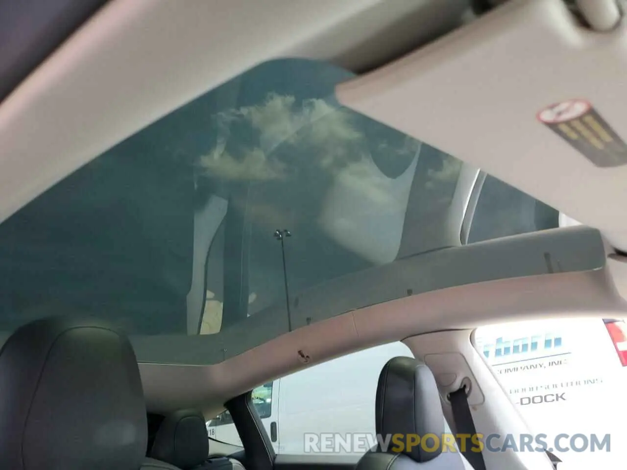 10 Photograph of a damaged car 5YJYGDEE9MF188034 TESLA MODEL Y 2021