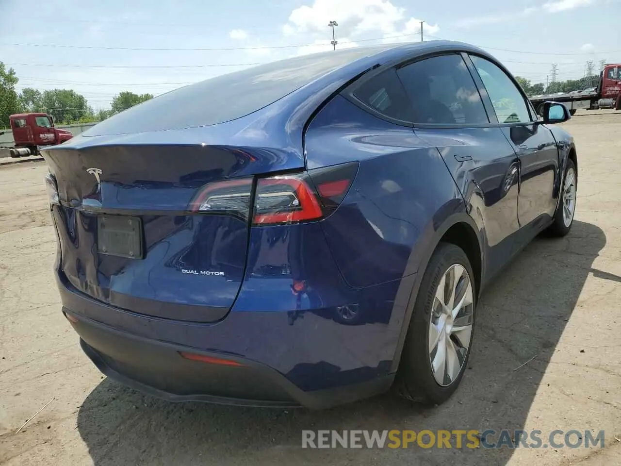 4 Photograph of a damaged car 5YJYGDEE9MF188034 TESLA MODEL Y 2021