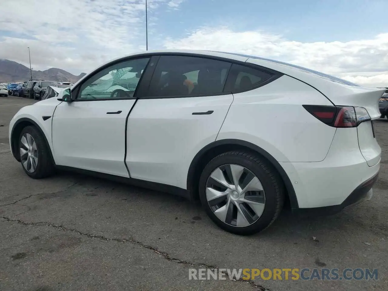 2 Photograph of a damaged car 5YJYGDEE9MF200411 TESLA MODEL Y 2021