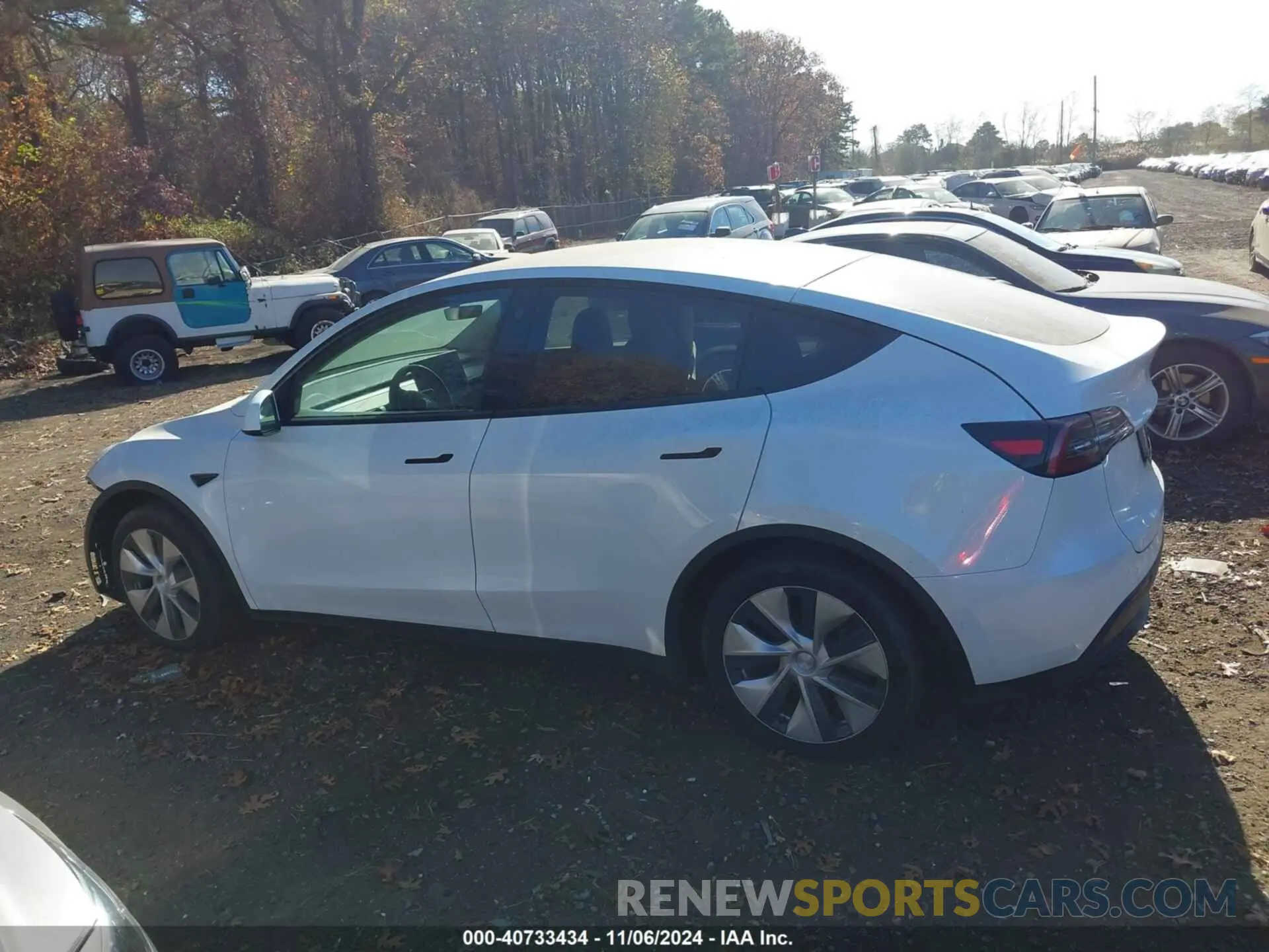 14 Photograph of a damaged car 5YJYGDEE9MF209142 TESLA MODEL Y 2021