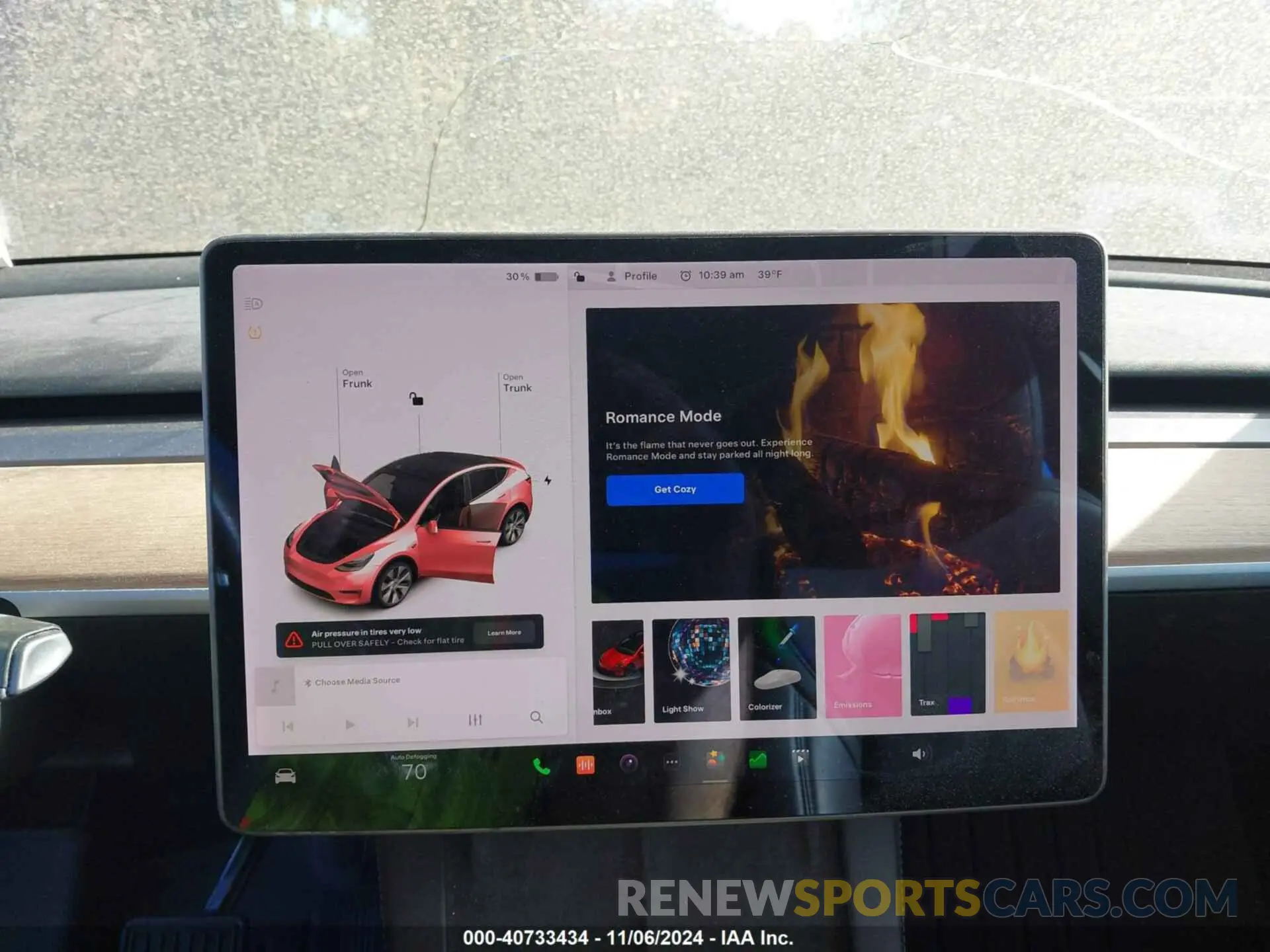 18 Photograph of a damaged car 5YJYGDEE9MF209142 TESLA MODEL Y 2021