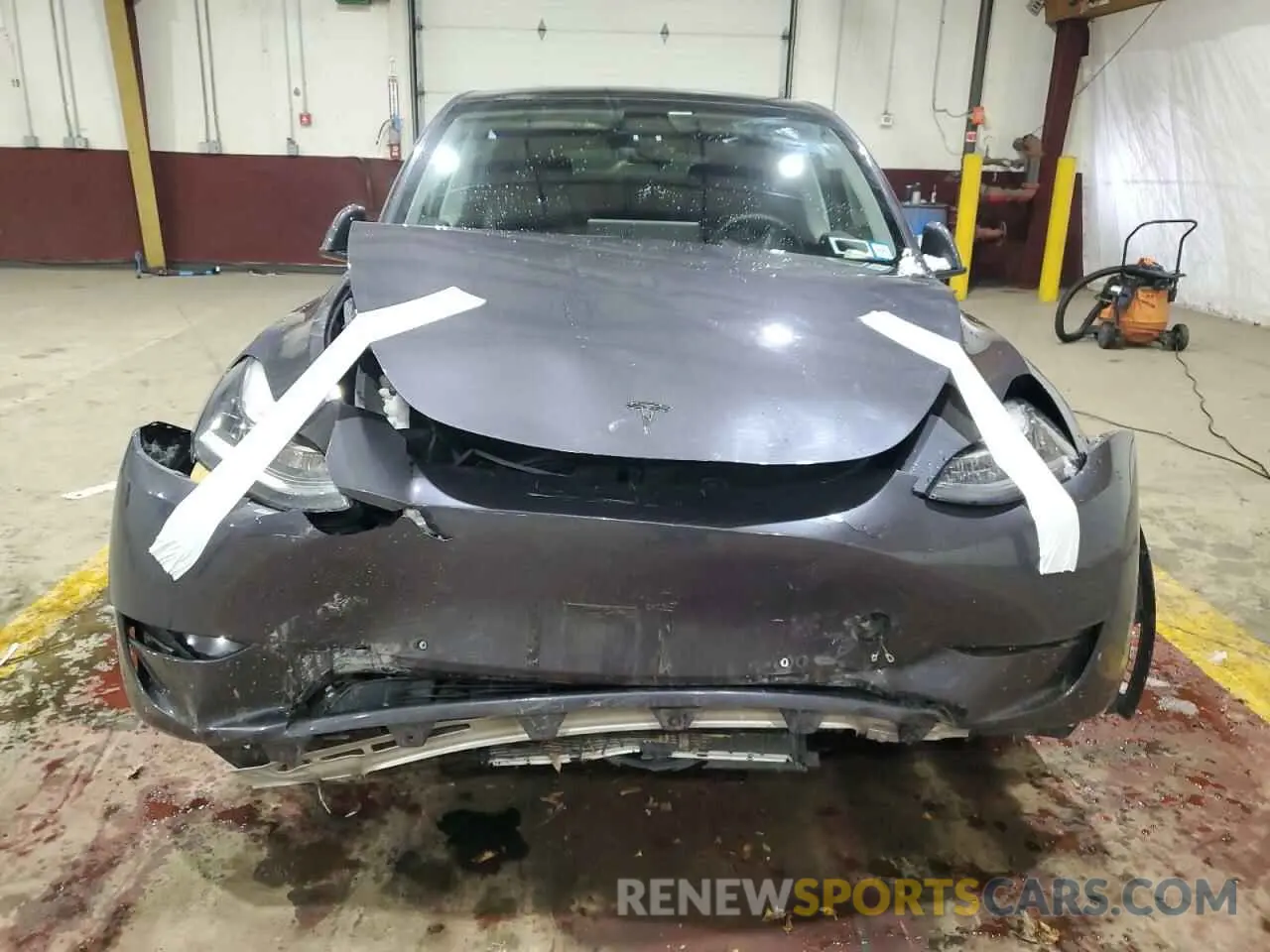 5 Photograph of a damaged car 5YJYGDEE9MF233795 TESLA MODEL Y 2021