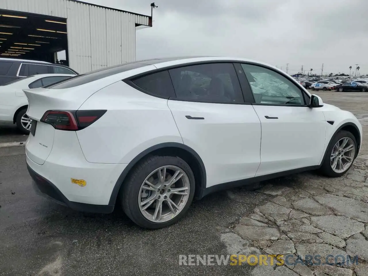 3 Photograph of a damaged car 5YJYGDEE9MF282138 TESLA MODEL Y 2021