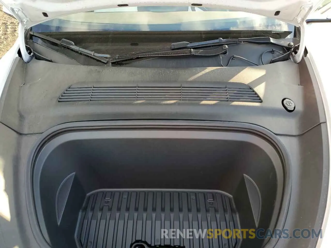 11 Photograph of a damaged car 5YJYGDEE9MF300928 TESLA MODEL Y 2021