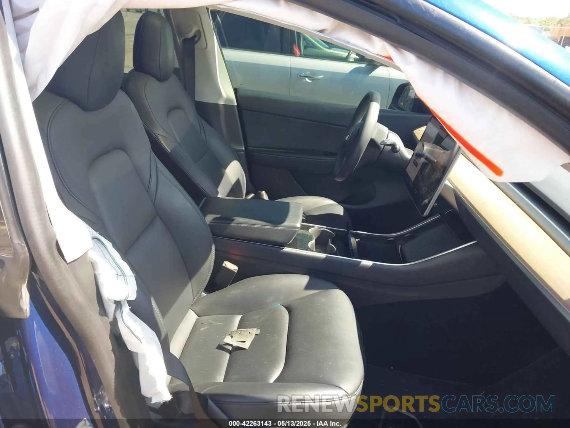 5 Photograph of a damaged car 5YJYGDEEXMF068663 TESLA MODEL Y 2021