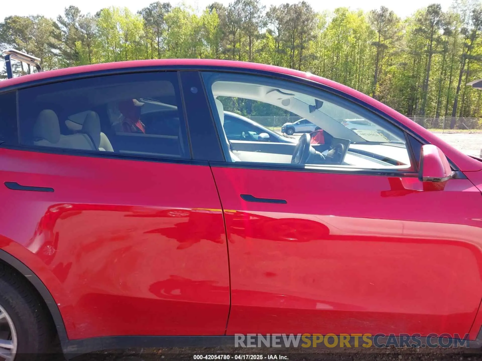12 Photograph of a damaged car 5YJYGDEEXMF078884 TESLA MODEL Y 2021