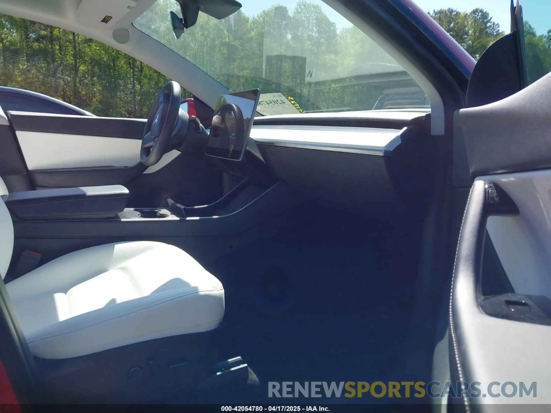 5 Photograph of a damaged car 5YJYGDEEXMF078884 TESLA MODEL Y 2021