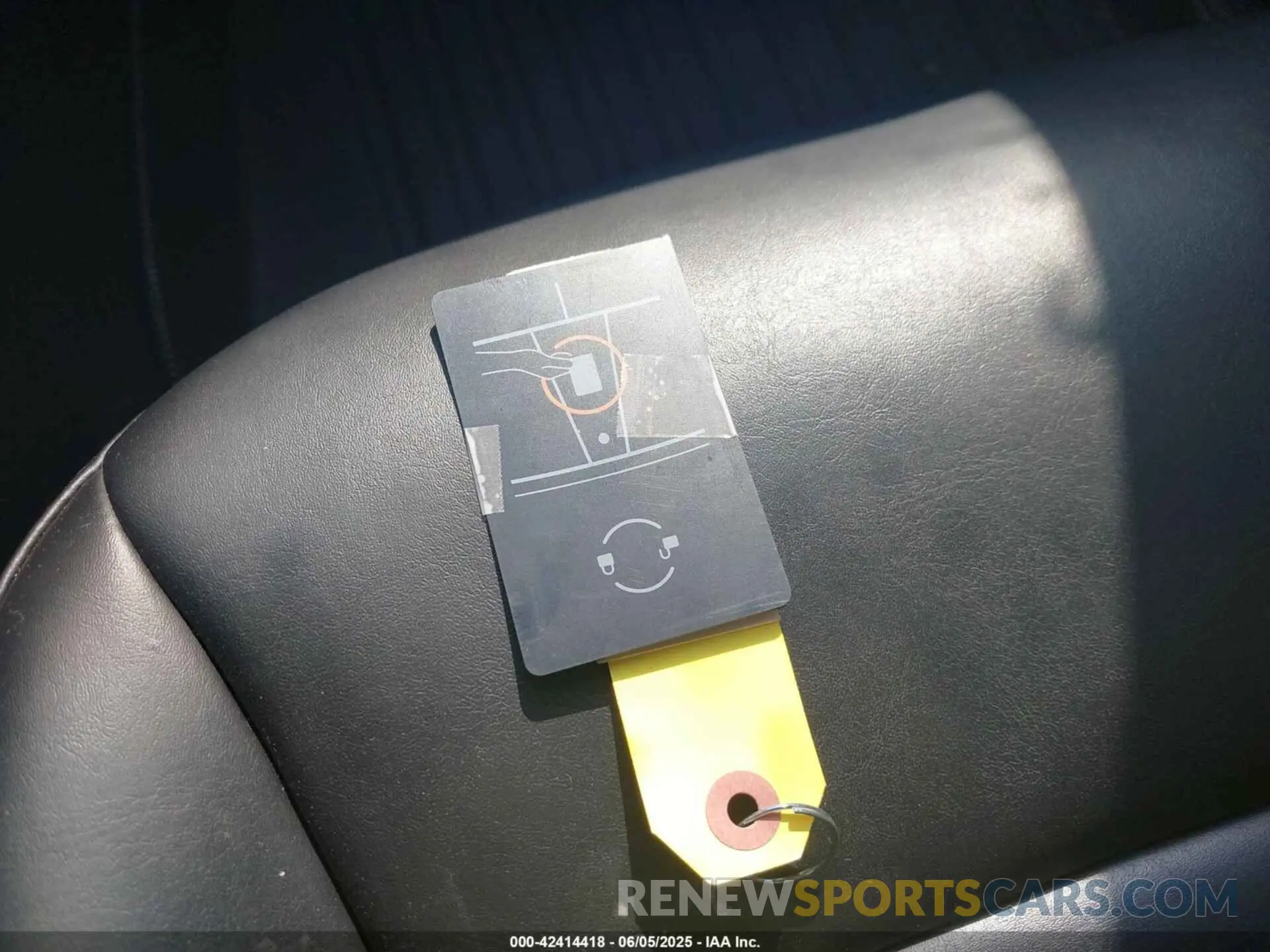11 Photograph of a damaged car 5YJYGDEEXMF092431 TESLA MODEL Y 2021