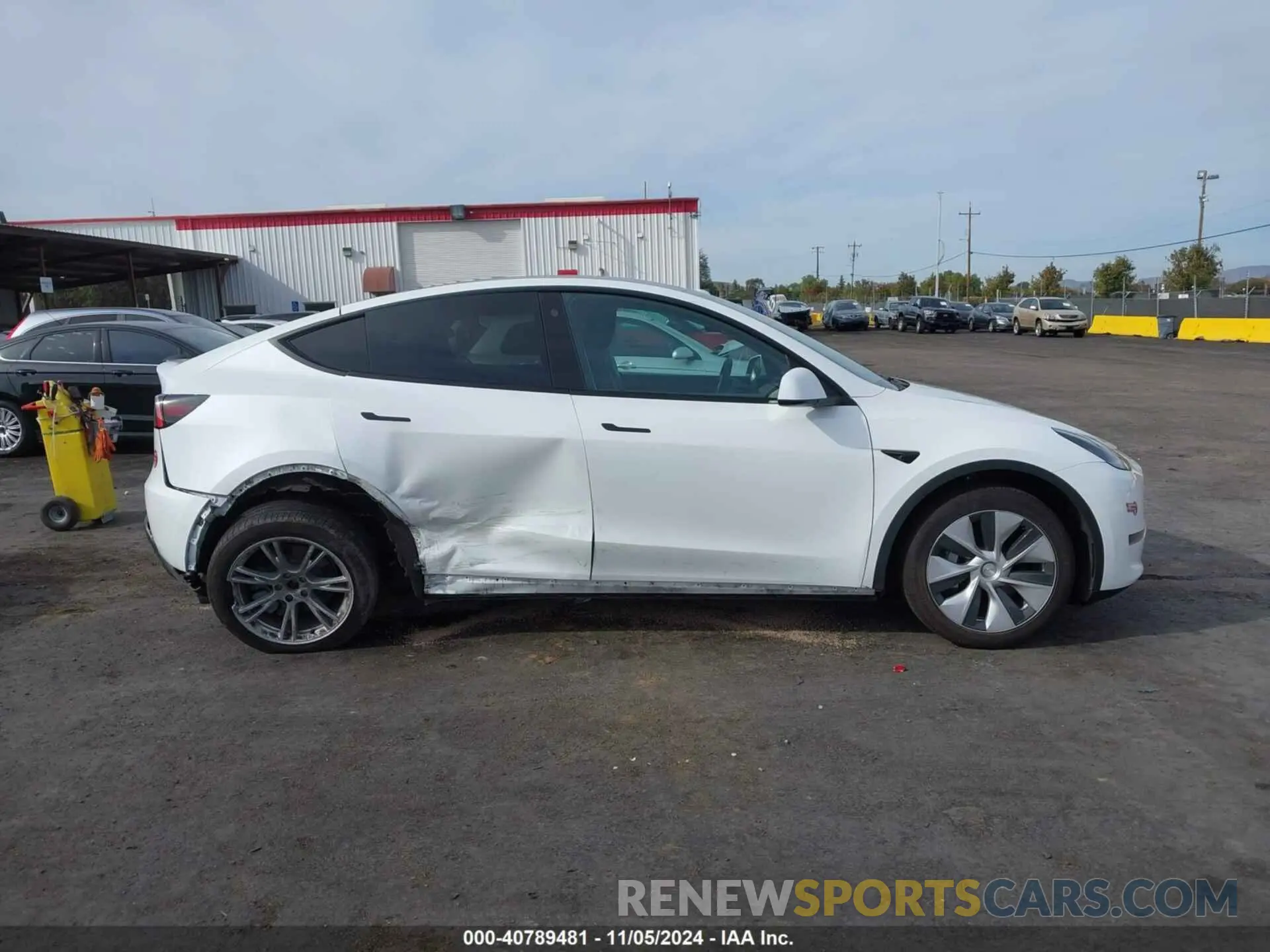 13 Photograph of a damaged car 5YJYGDEEXMF100687 TESLA MODEL Y 2021