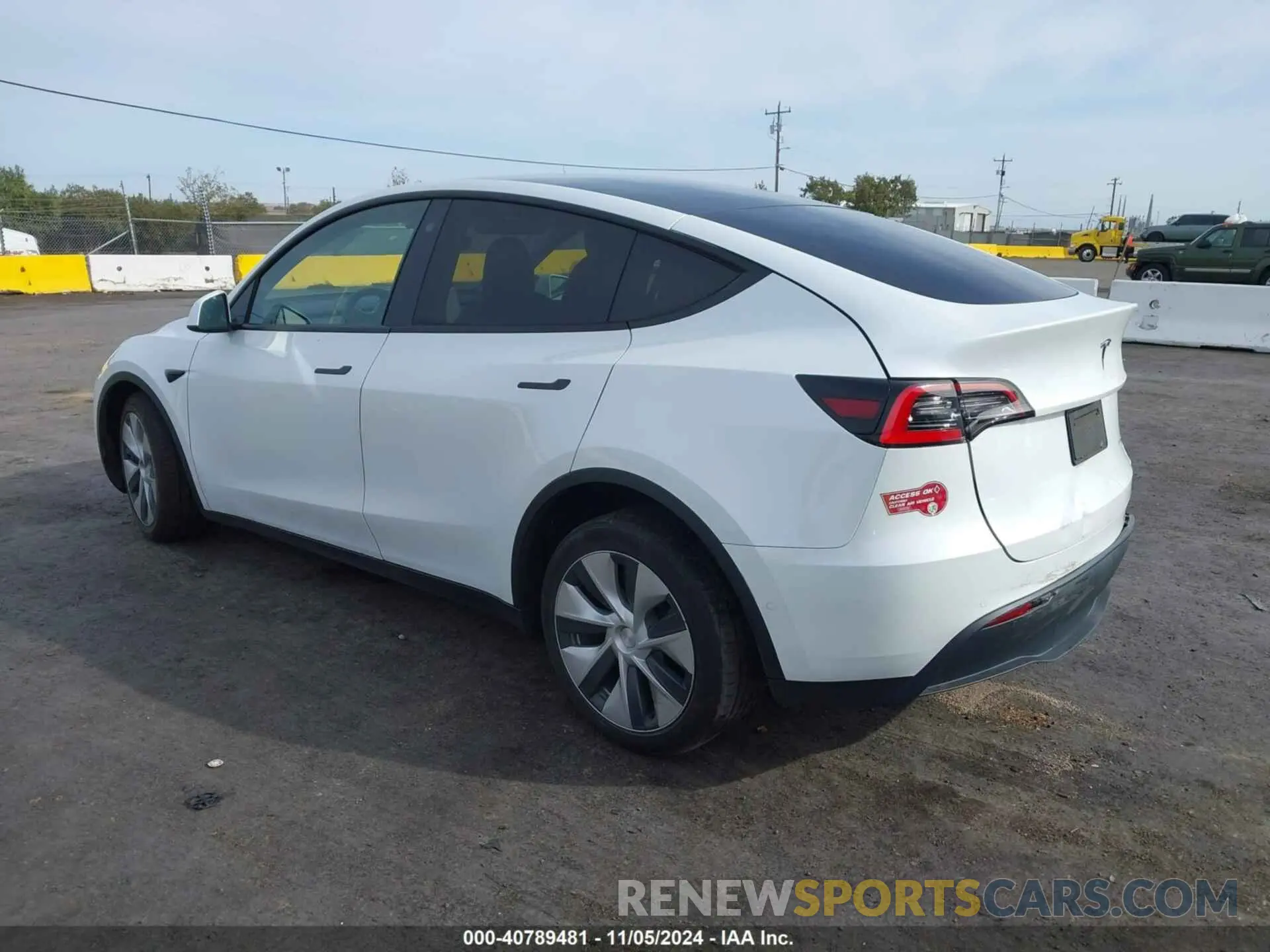 3 Photograph of a damaged car 5YJYGDEEXMF100687 TESLA MODEL Y 2021