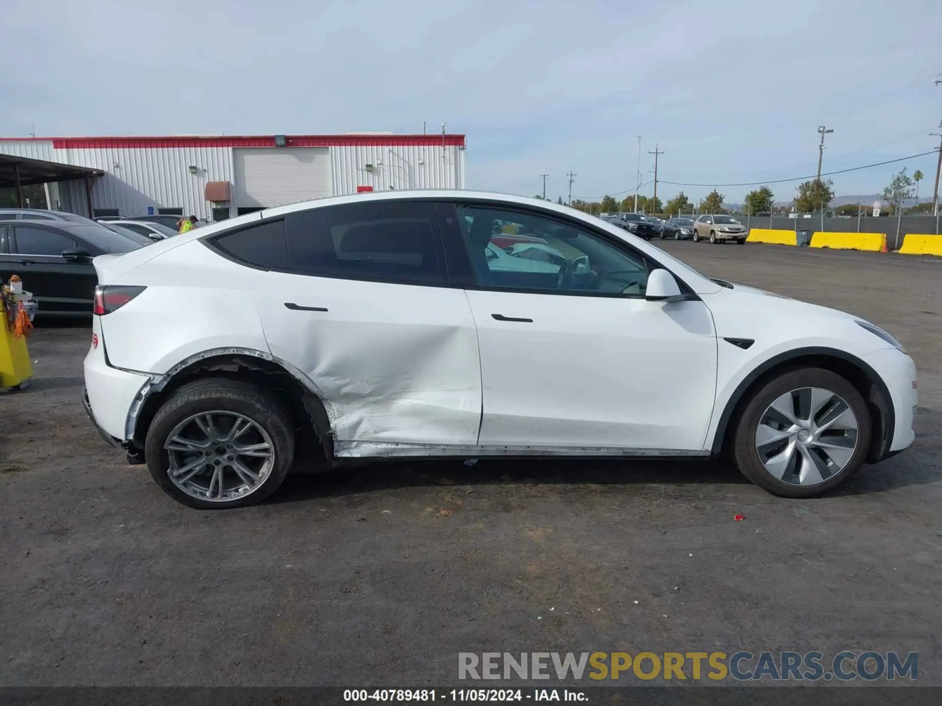 6 Photograph of a damaged car 5YJYGDEEXMF100687 TESLA MODEL Y 2021