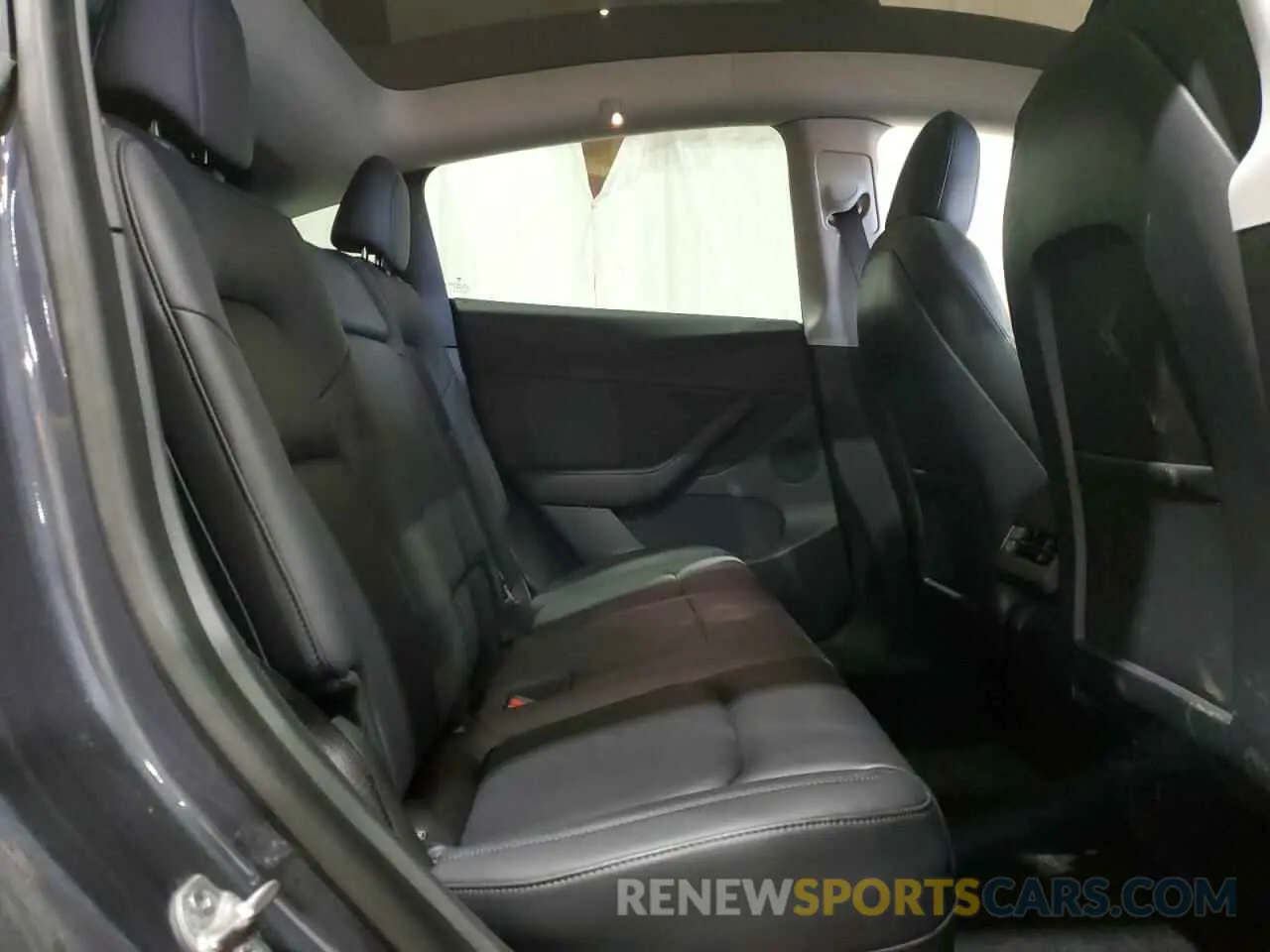 11 Photograph of a damaged car 5YJYGDEEXMF125220 TESLA MODEL Y 2021
