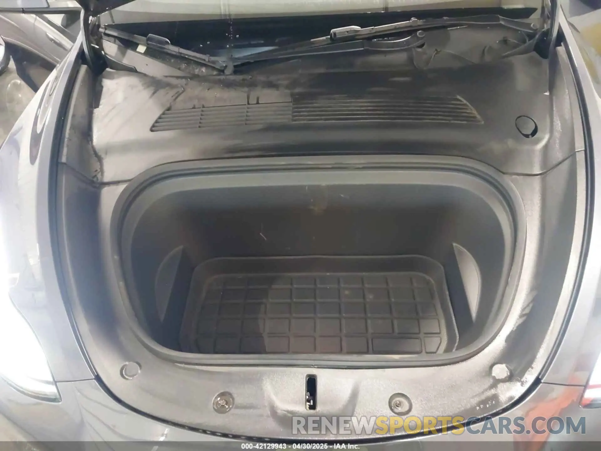 10 Photograph of a damaged car 5YJYGDEEXMF152093 TESLA MODEL Y 2021