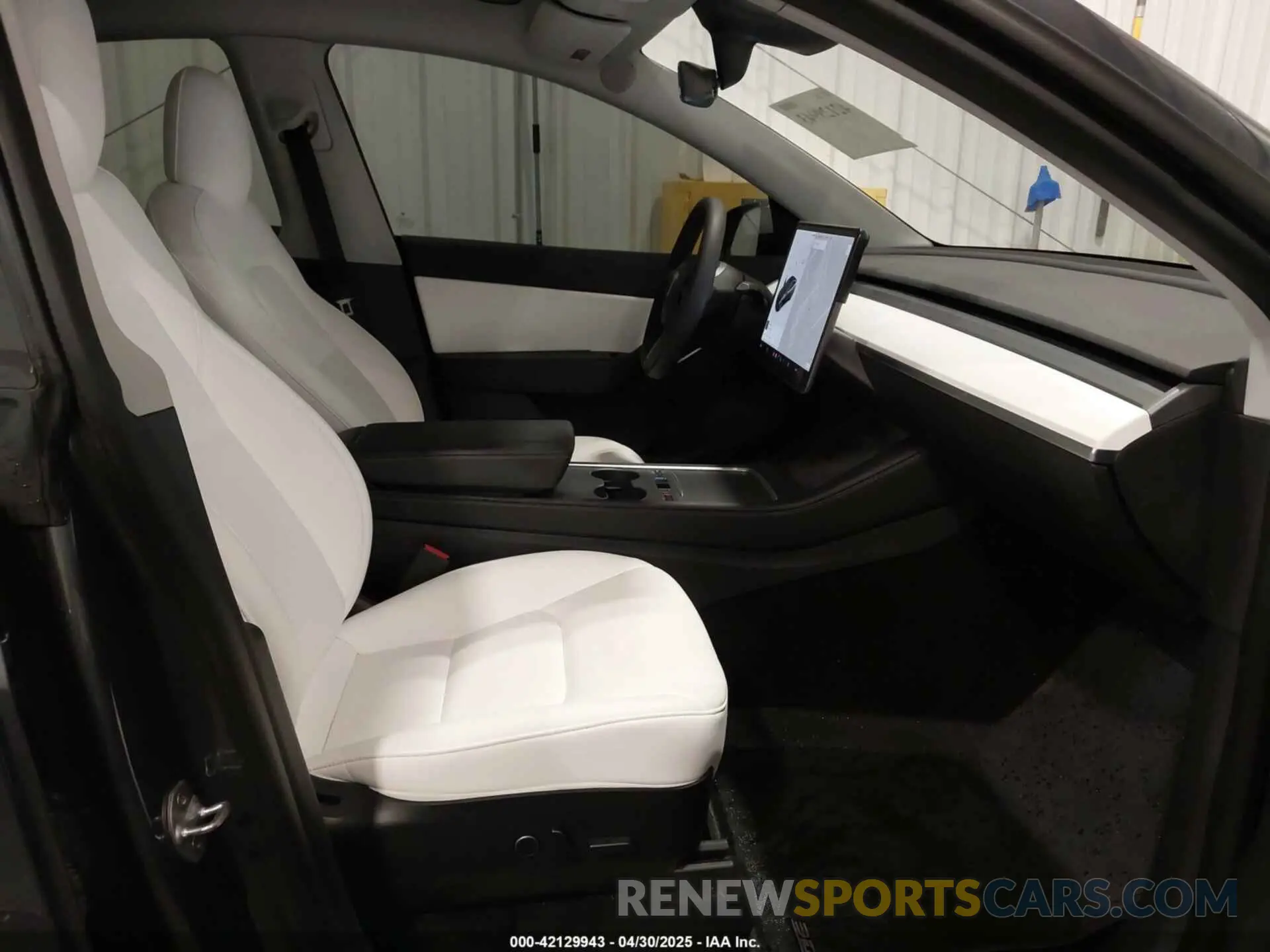 5 Photograph of a damaged car 5YJYGDEEXMF152093 TESLA MODEL Y 2021