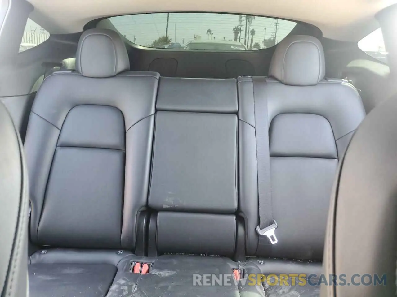10 Photograph of a damaged car 5YJYGDEEXMF158864 TESLA MODEL Y 2021