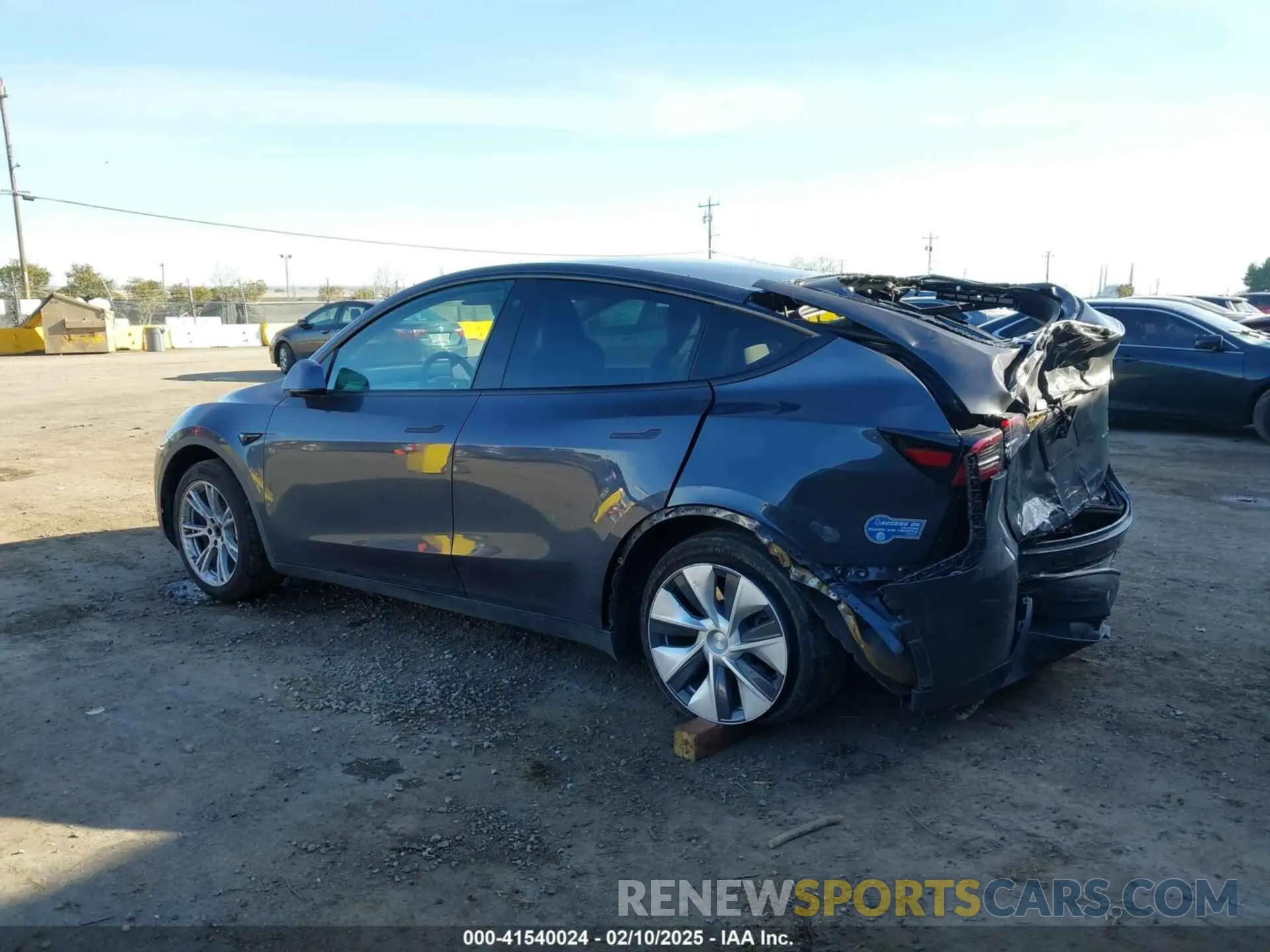 3 Photograph of a damaged car 5YJYGDEEXMF180184 TESLA MODEL Y 2021