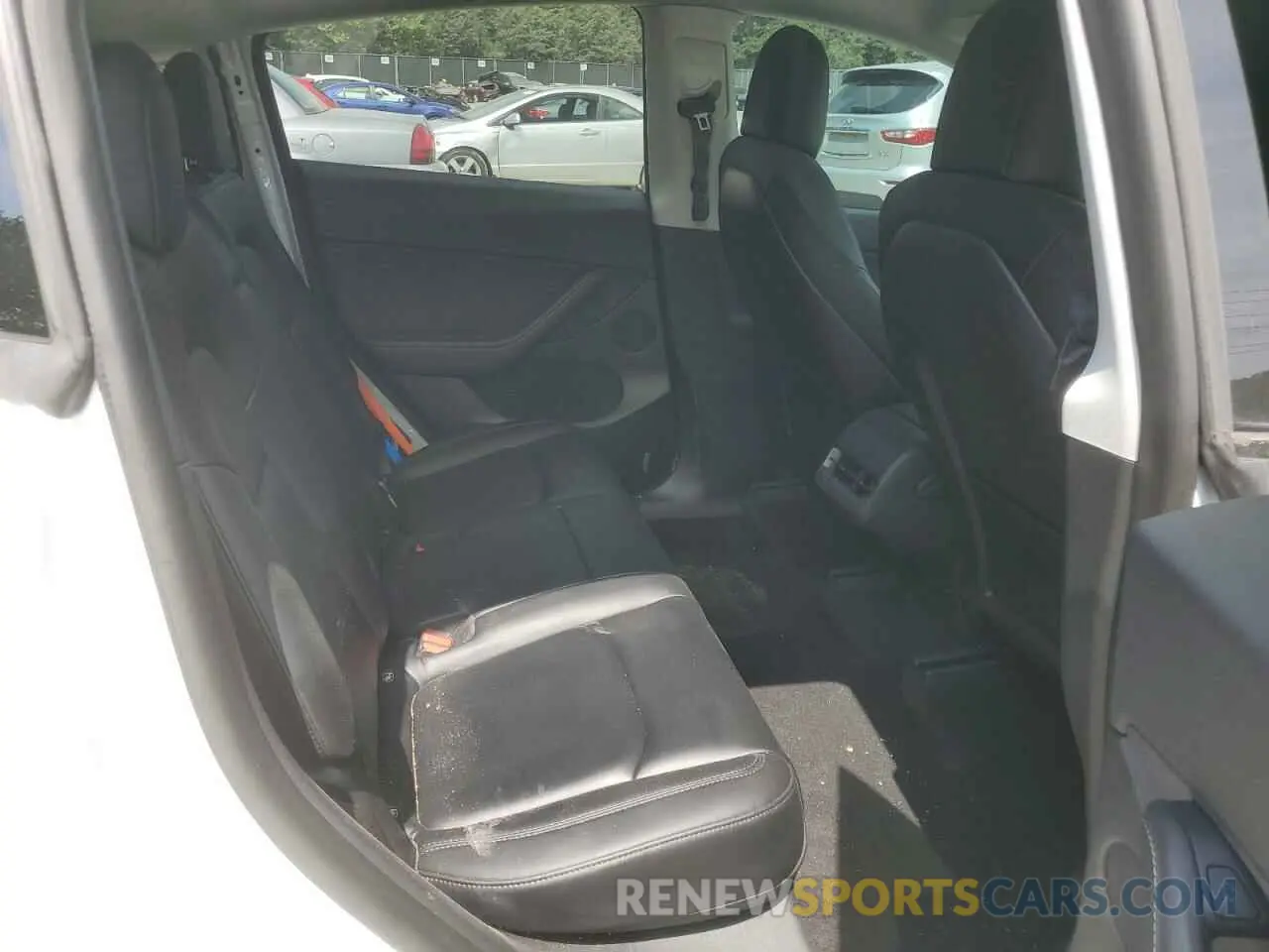 11 Photograph of a damaged car 5YJYGDEEXMF200224 TESLA MODEL Y 2021