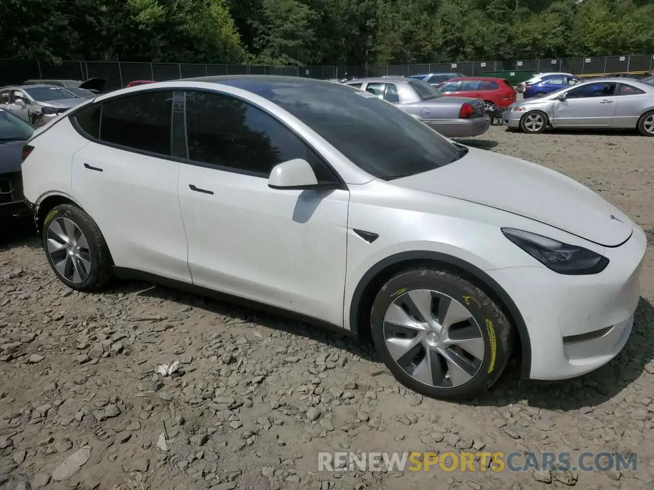 4 Photograph of a damaged car 5YJYGDEEXMF200224 TESLA MODEL Y 2021