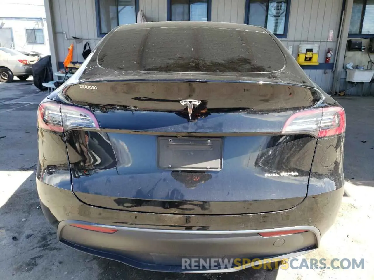 6 Photograph of a damaged car 5YJYGDEEXMF207223 TESLA MODEL Y 2021