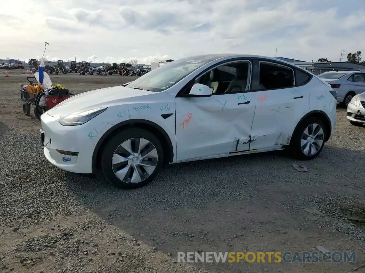 1 Photograph of a damaged car 5YJYGDEEXMF244899 TESLA MODEL Y 2021