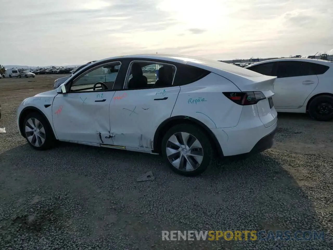2 Photograph of a damaged car 5YJYGDEEXMF244899 TESLA MODEL Y 2021