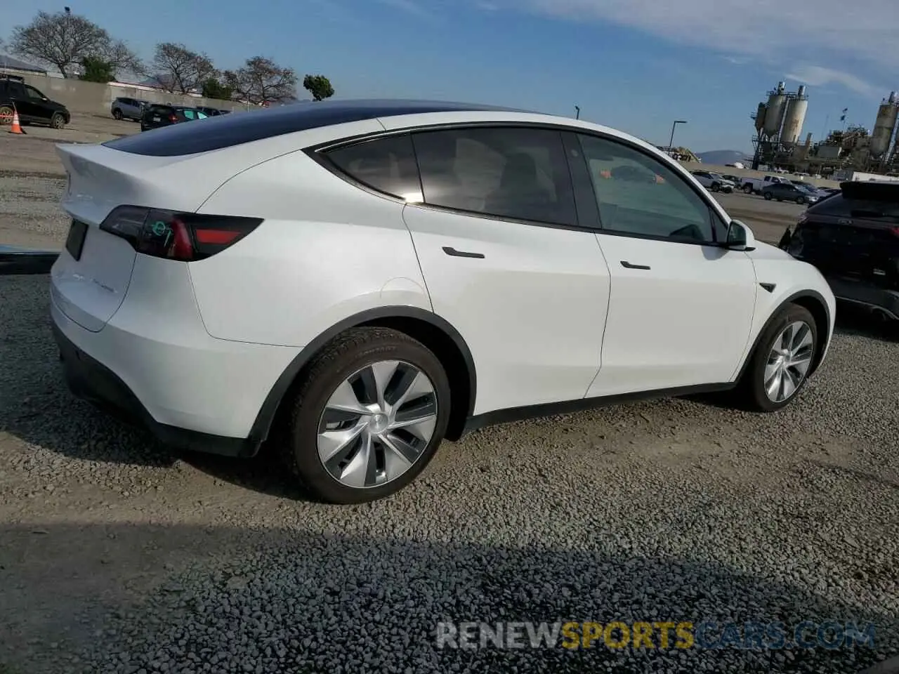 3 Photograph of a damaged car 5YJYGDEEXMF244899 TESLA MODEL Y 2021