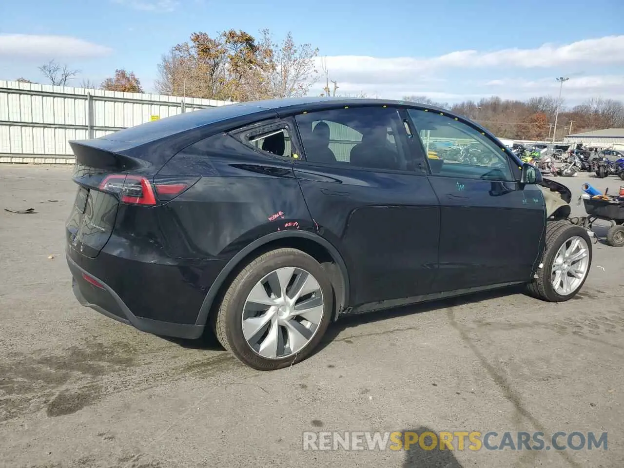 3 Photograph of a damaged car 5YJYGDEEXMF259547 TESLA MODEL Y 2021