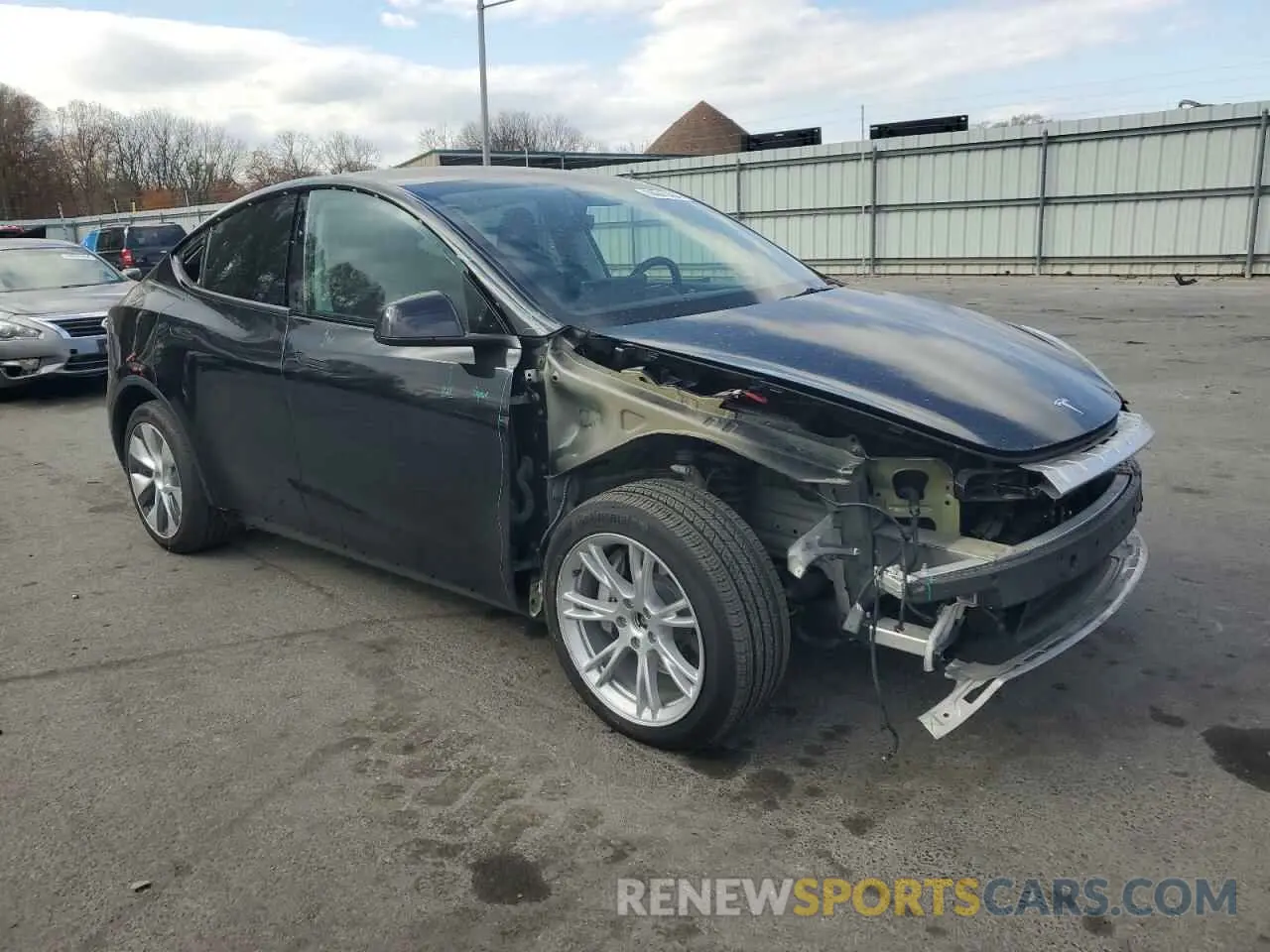 4 Photograph of a damaged car 5YJYGDEEXMF259547 TESLA MODEL Y 2021